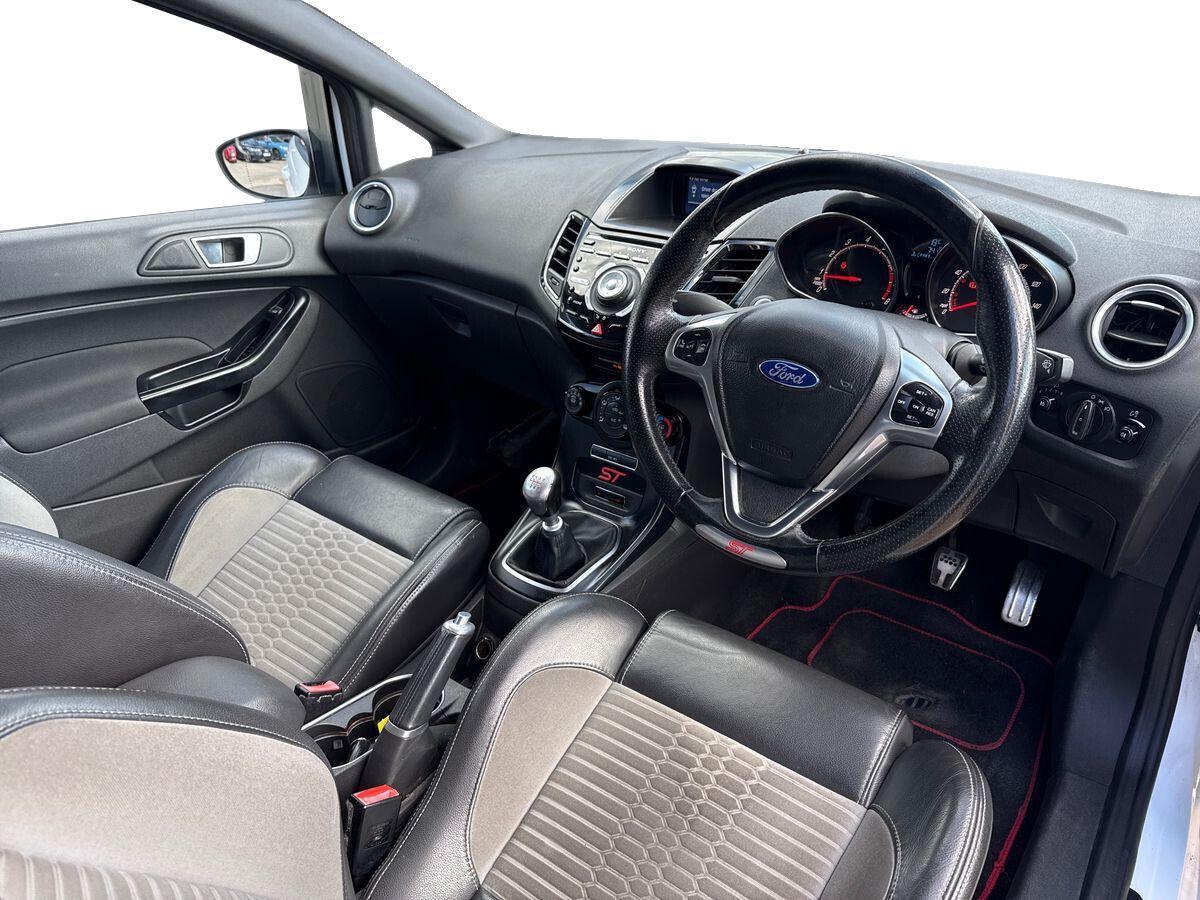 Ford Fiesta - Image 8