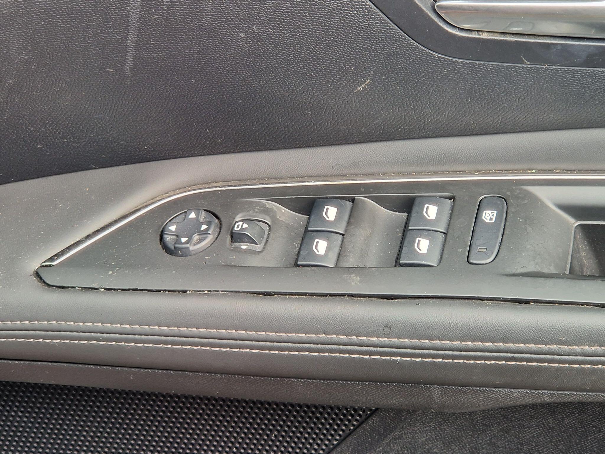 Peugeot 3008 - Image 32