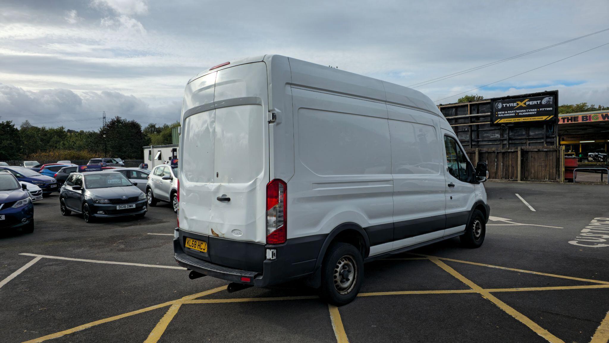 Ford Transit - Image 5