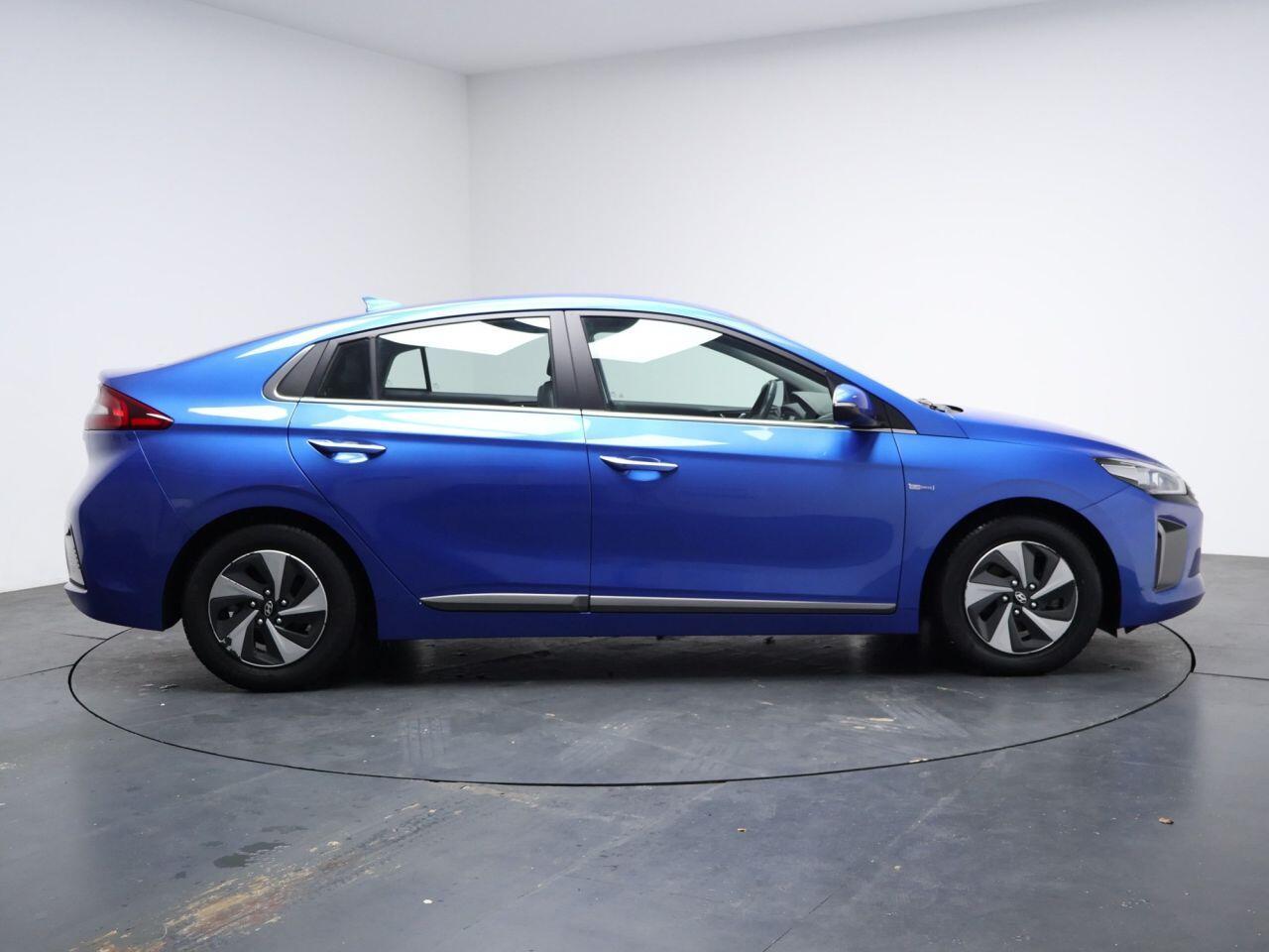 Hyundai Ioniq - Image 15