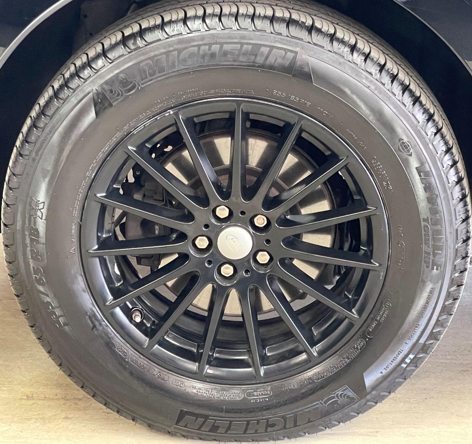 Land Rover Range Rover Velar - Image 15