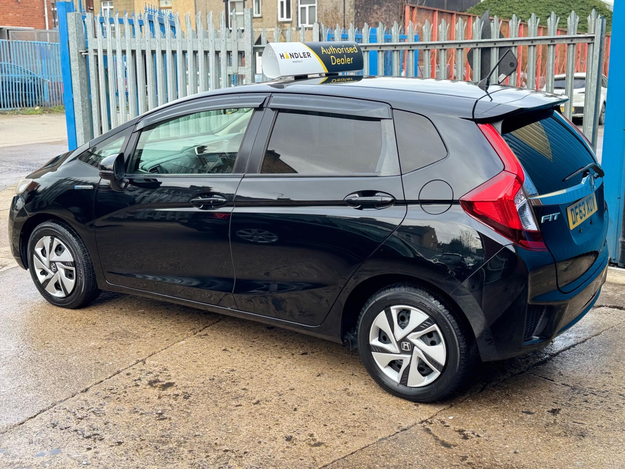 Honda FIT - Image 28