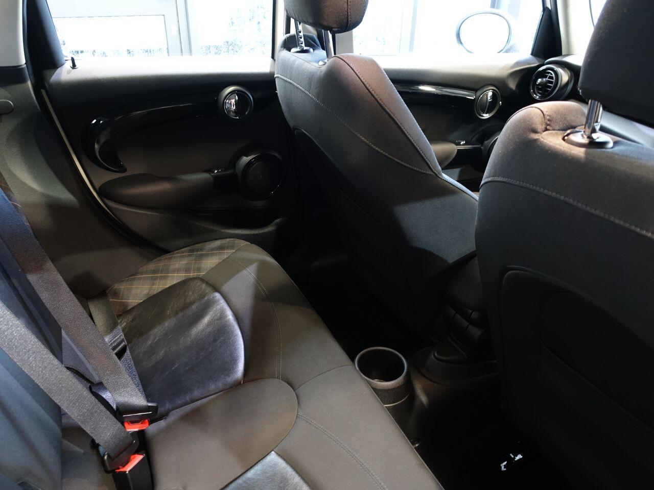 MINI Hatch - Image 20