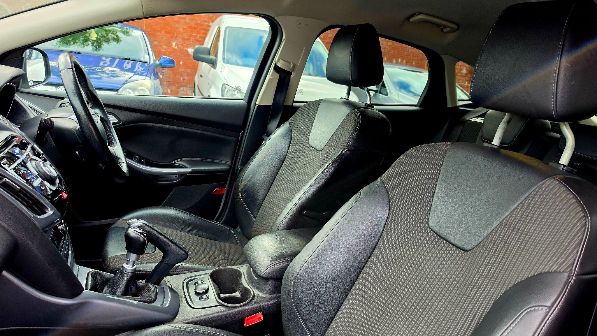 Ford Focus - Image 15