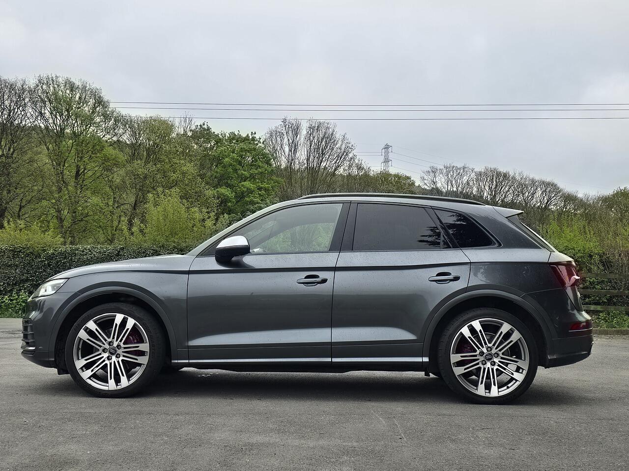 Audi SQ5 - Image 26