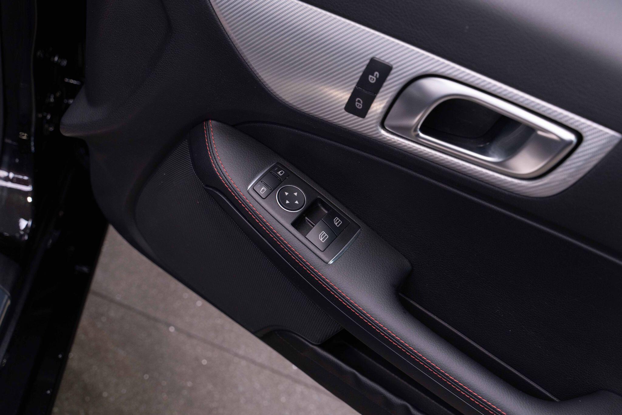 Mercedes SLC - Image 18