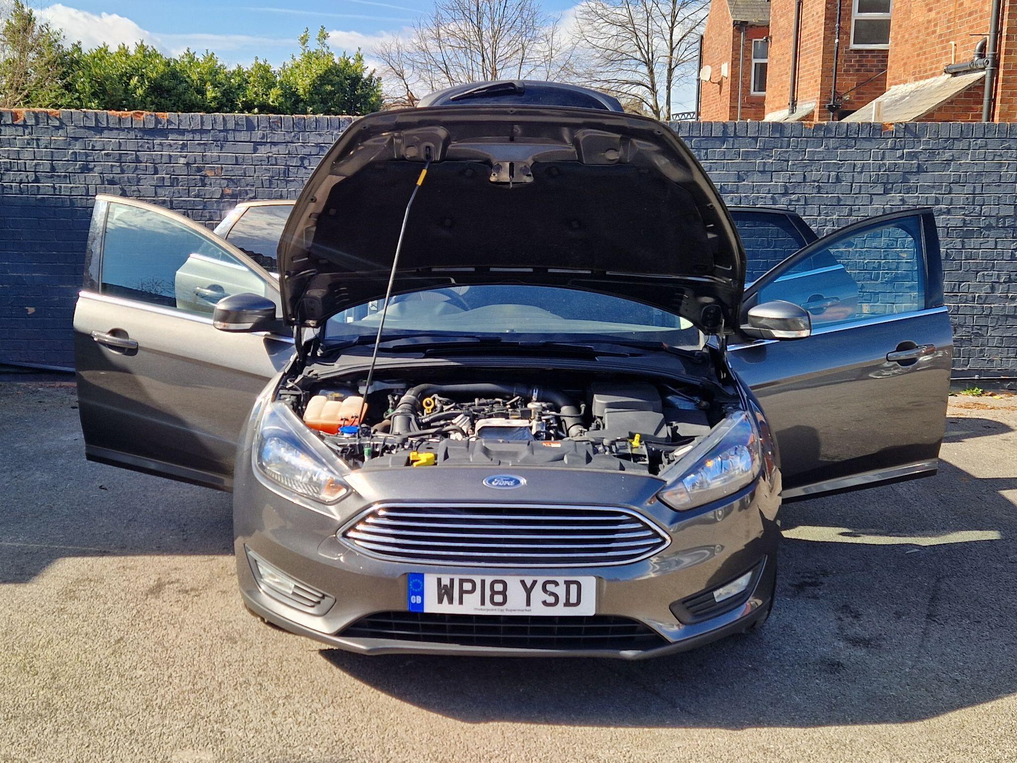 Ford Focus - Image 14