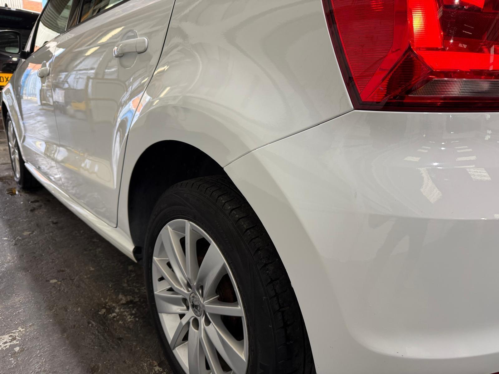 Volkswagen Polo - Image 11