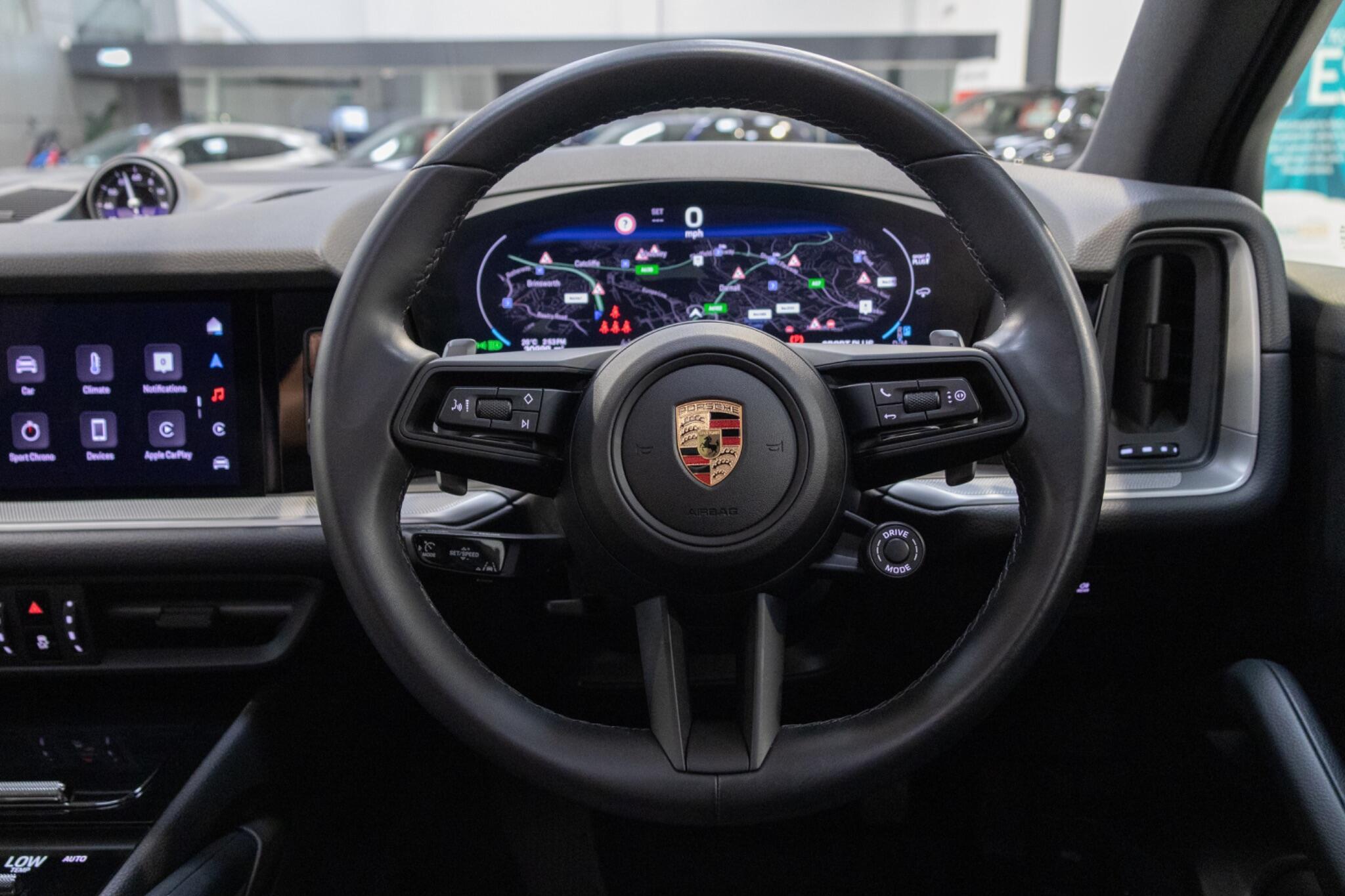Porsche Cayenne - Image 15