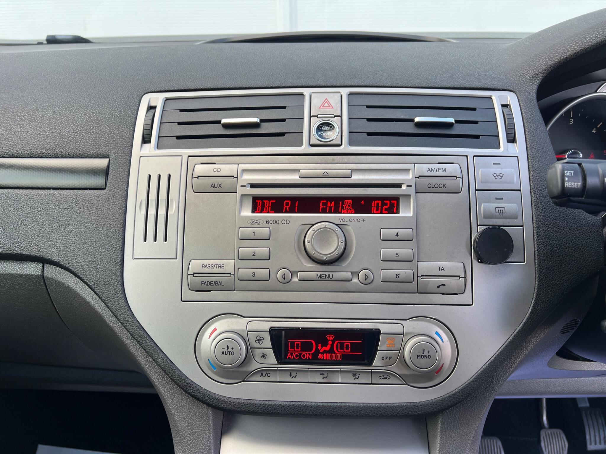 Ford Kuga - Image 17