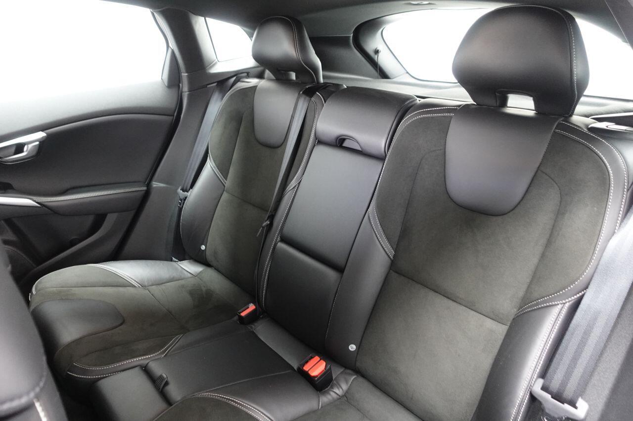 Volvo V40 - Image 20