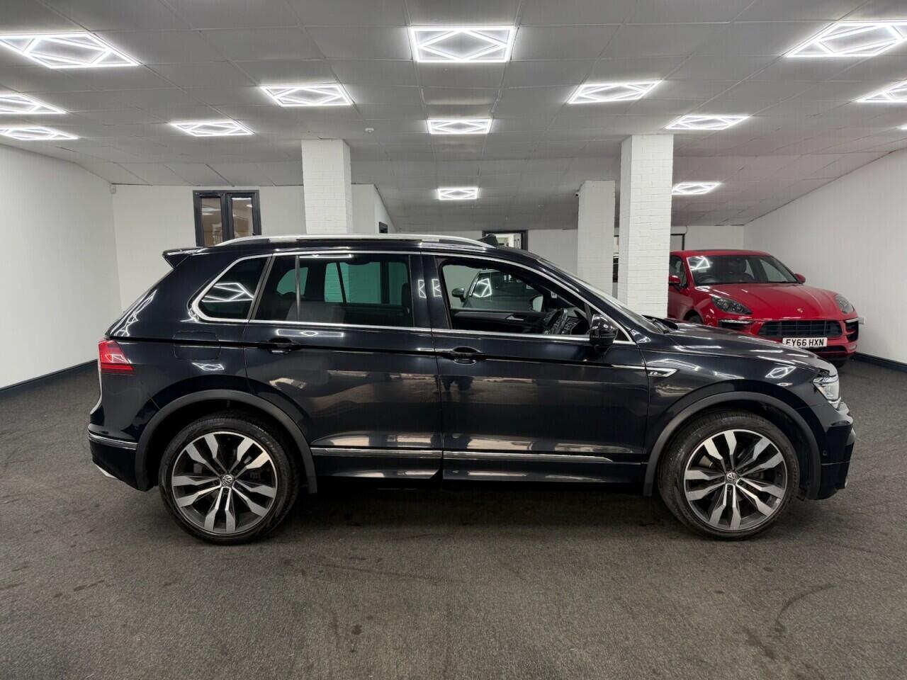Volkswagen Tiguan - Image 3