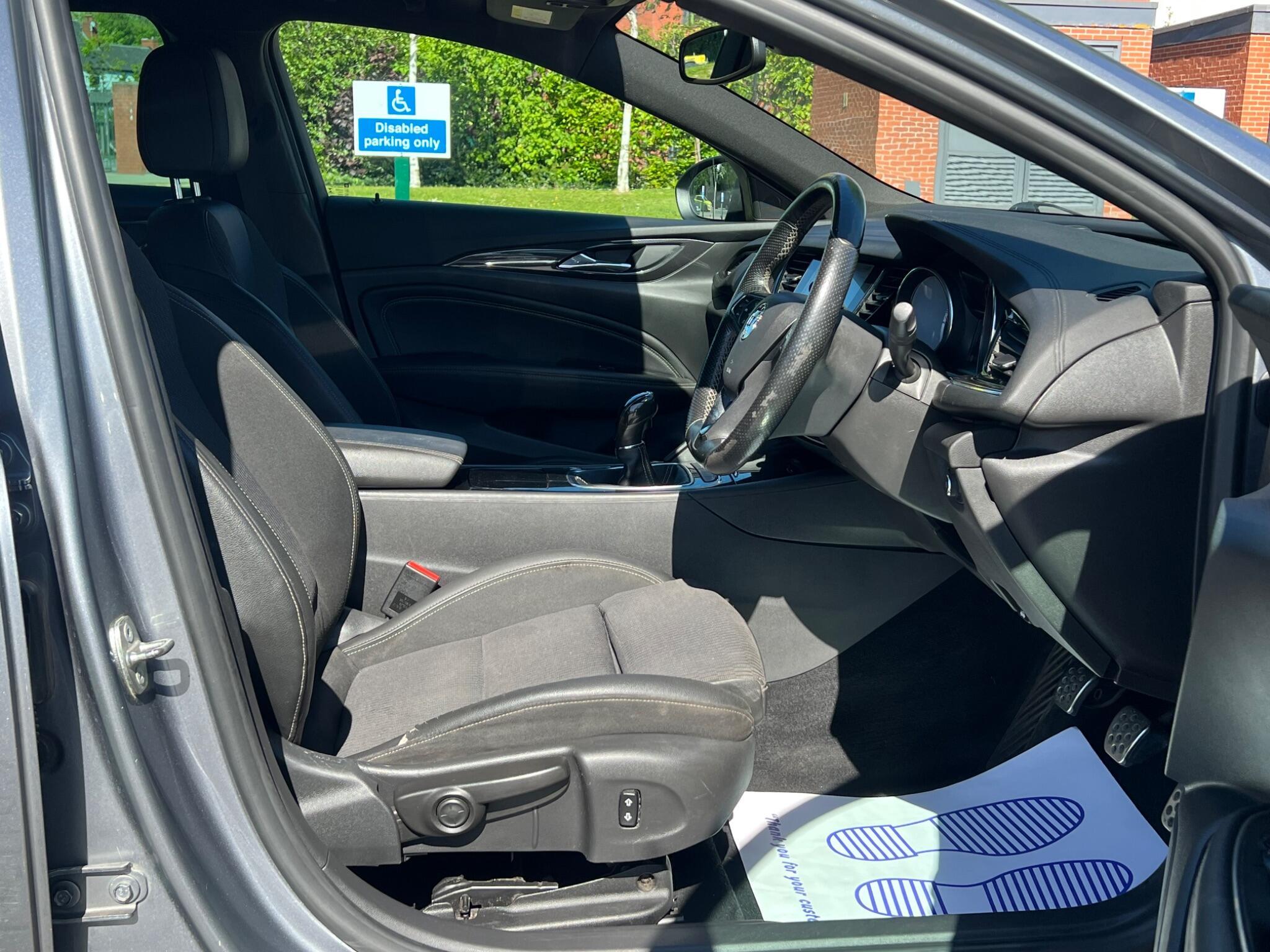 Vauxhall Insignia - Image 12
