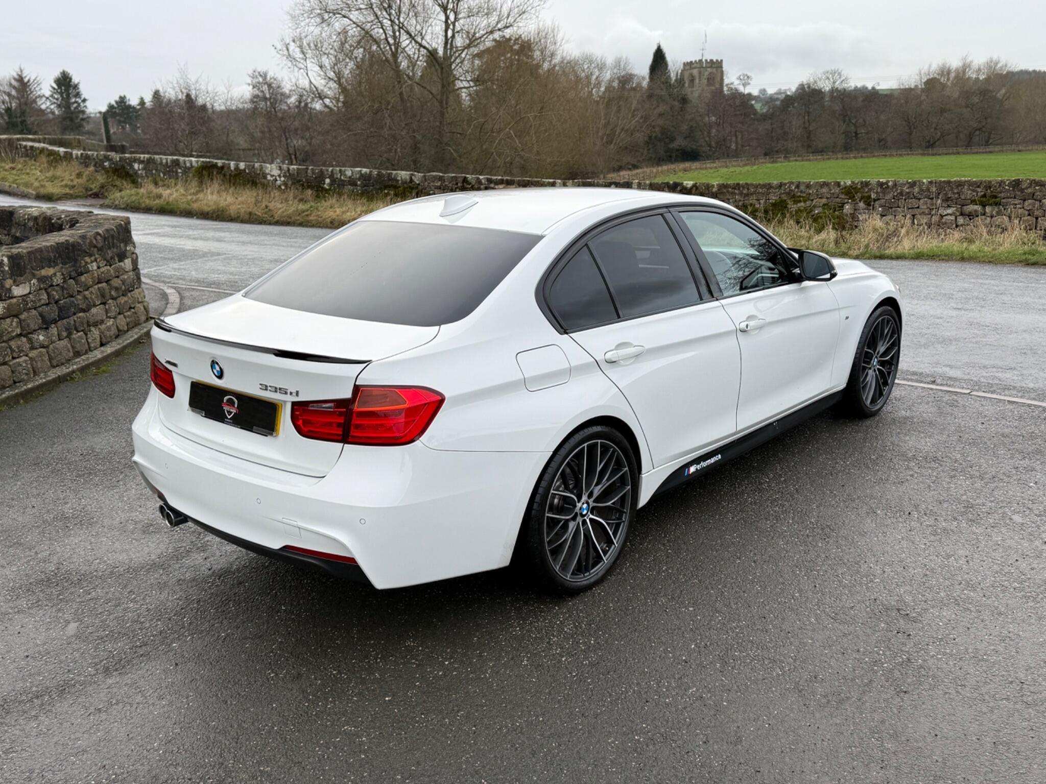 BMW 3 Series - Image 12