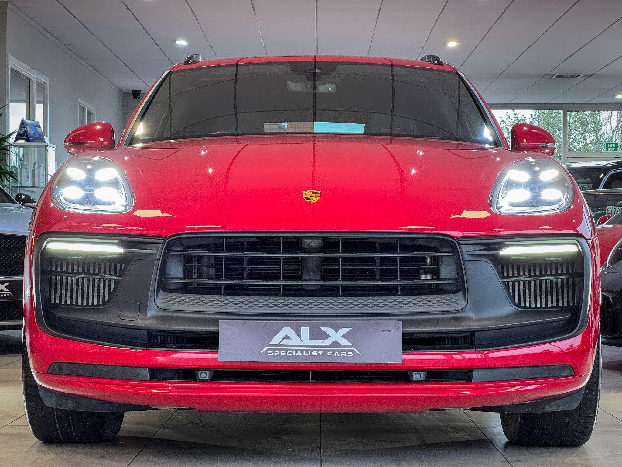 Porsche Macan - Image 9