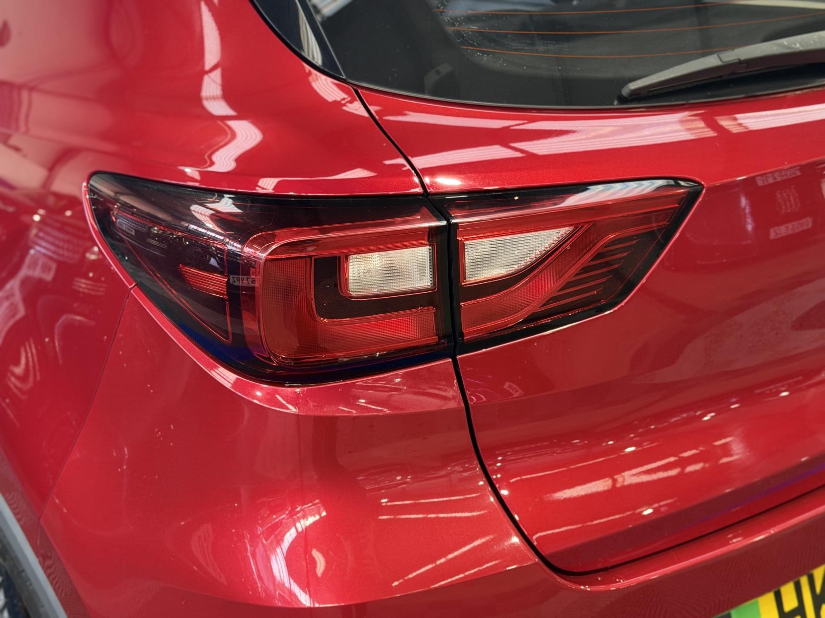 MG MG ZS - Image 11