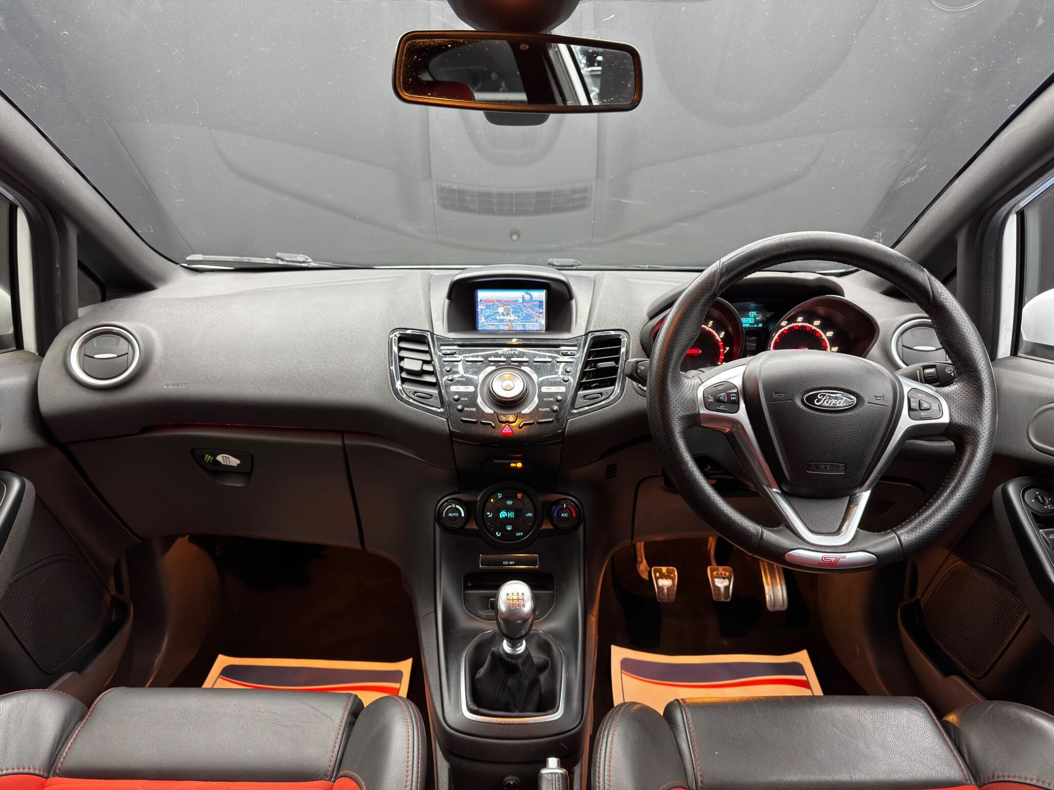 Ford Fiesta - Image 10