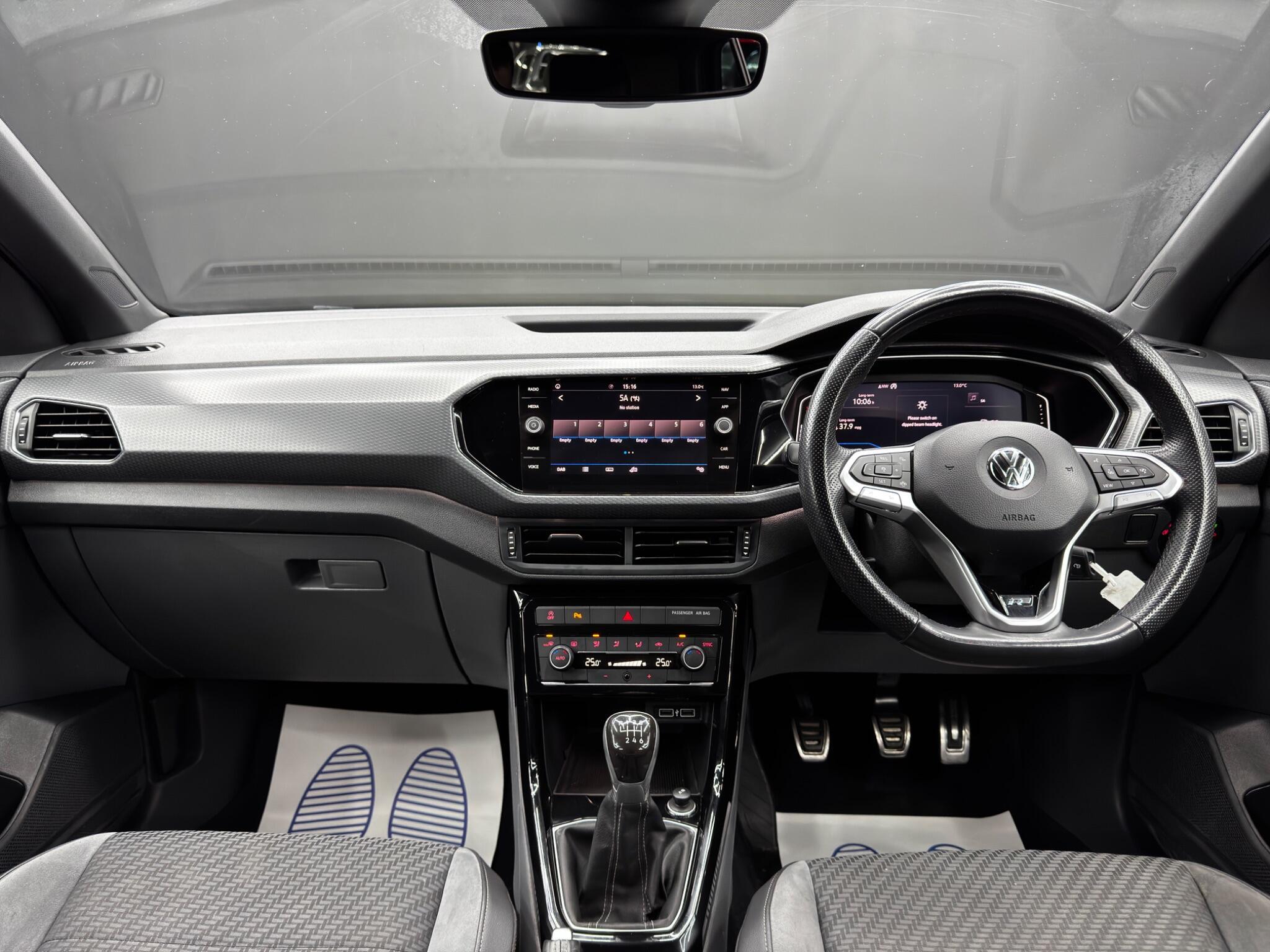 Volkswagen T-Cross - Image 10