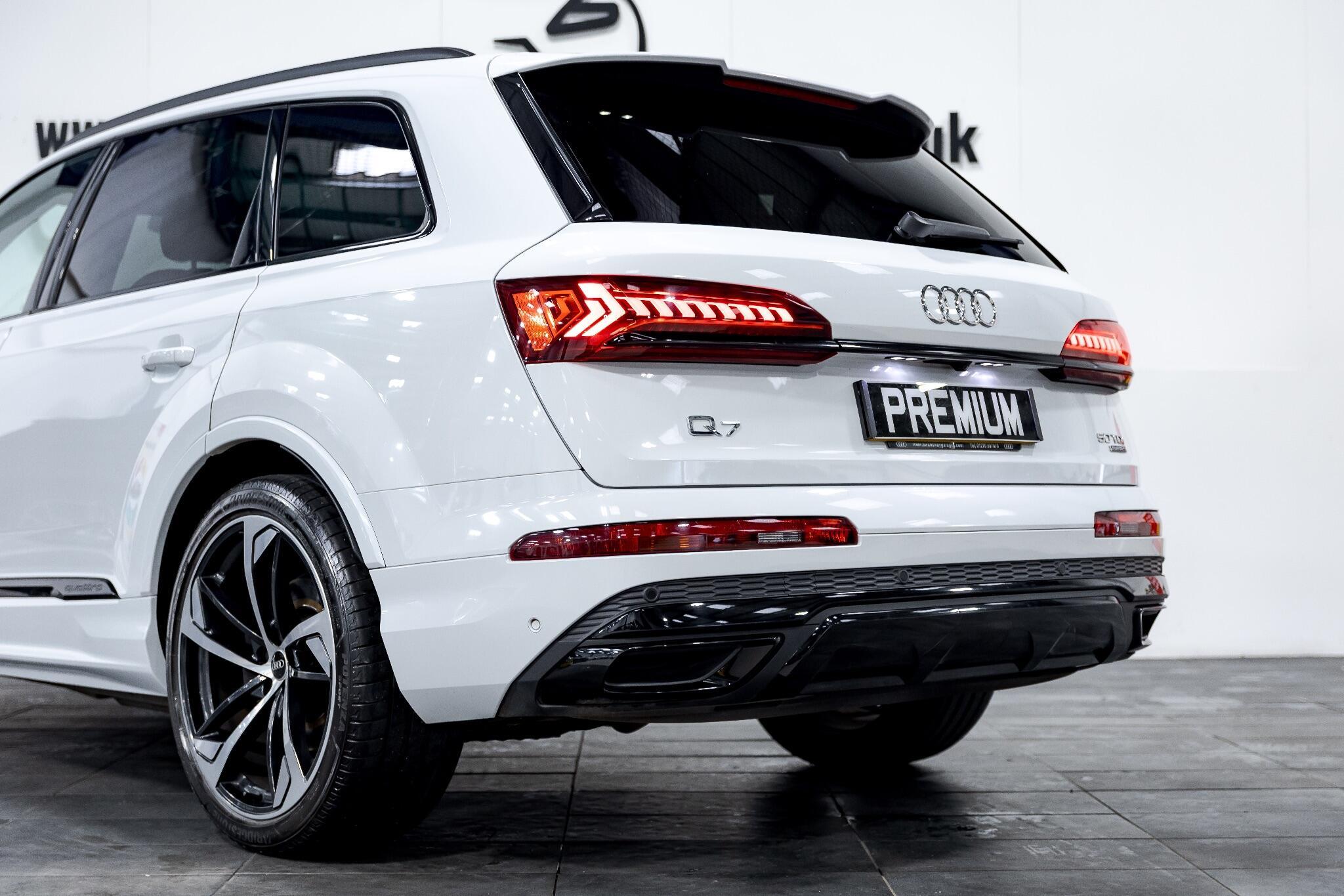 Audi Q7 - Image 17