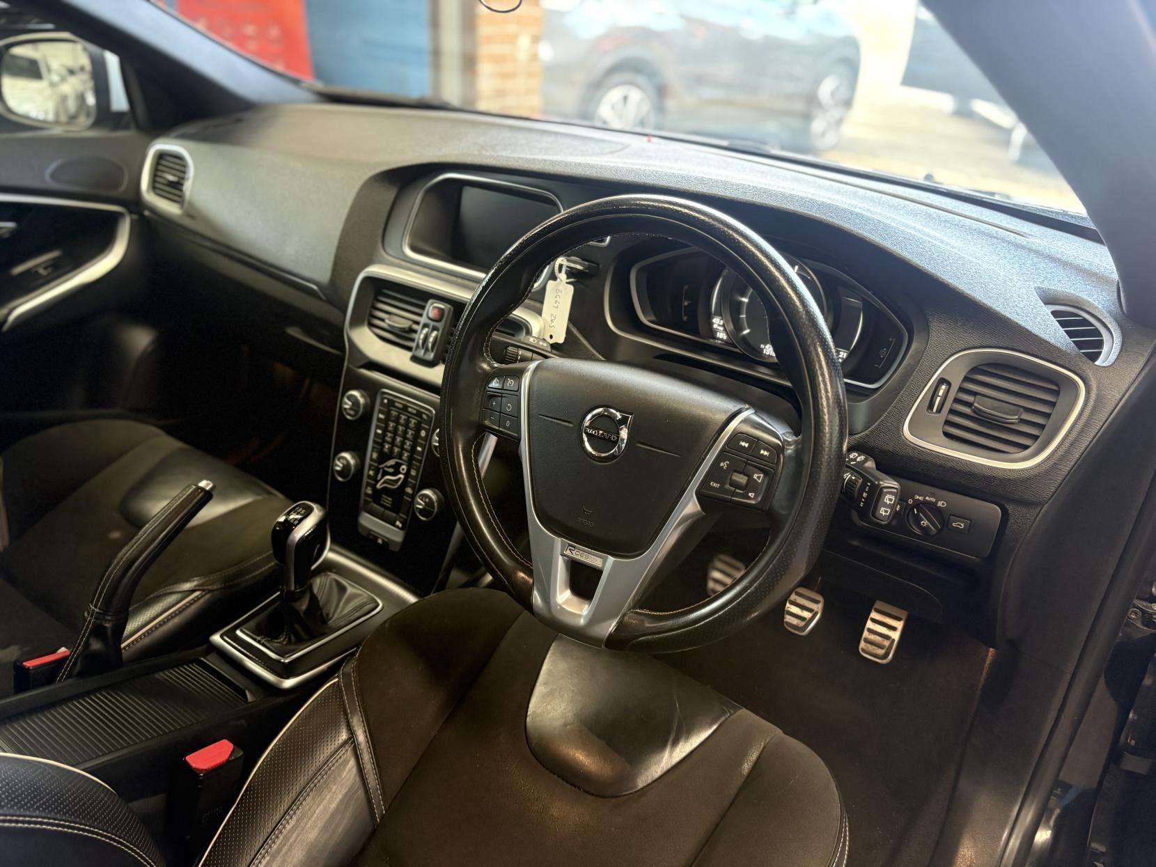 Volvo V40 - Image 9
