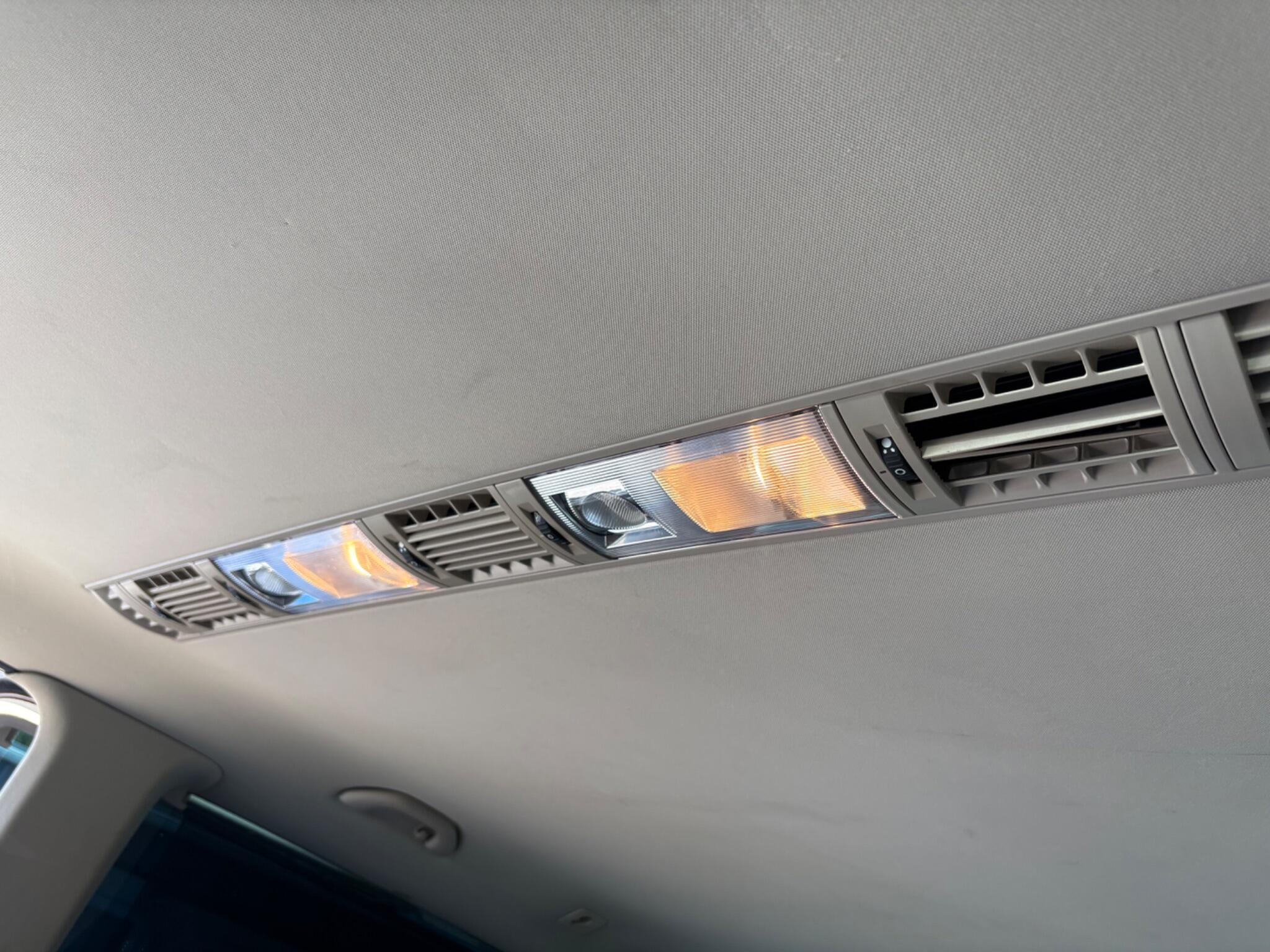 Volkswagen CARAVELLE - Image 34