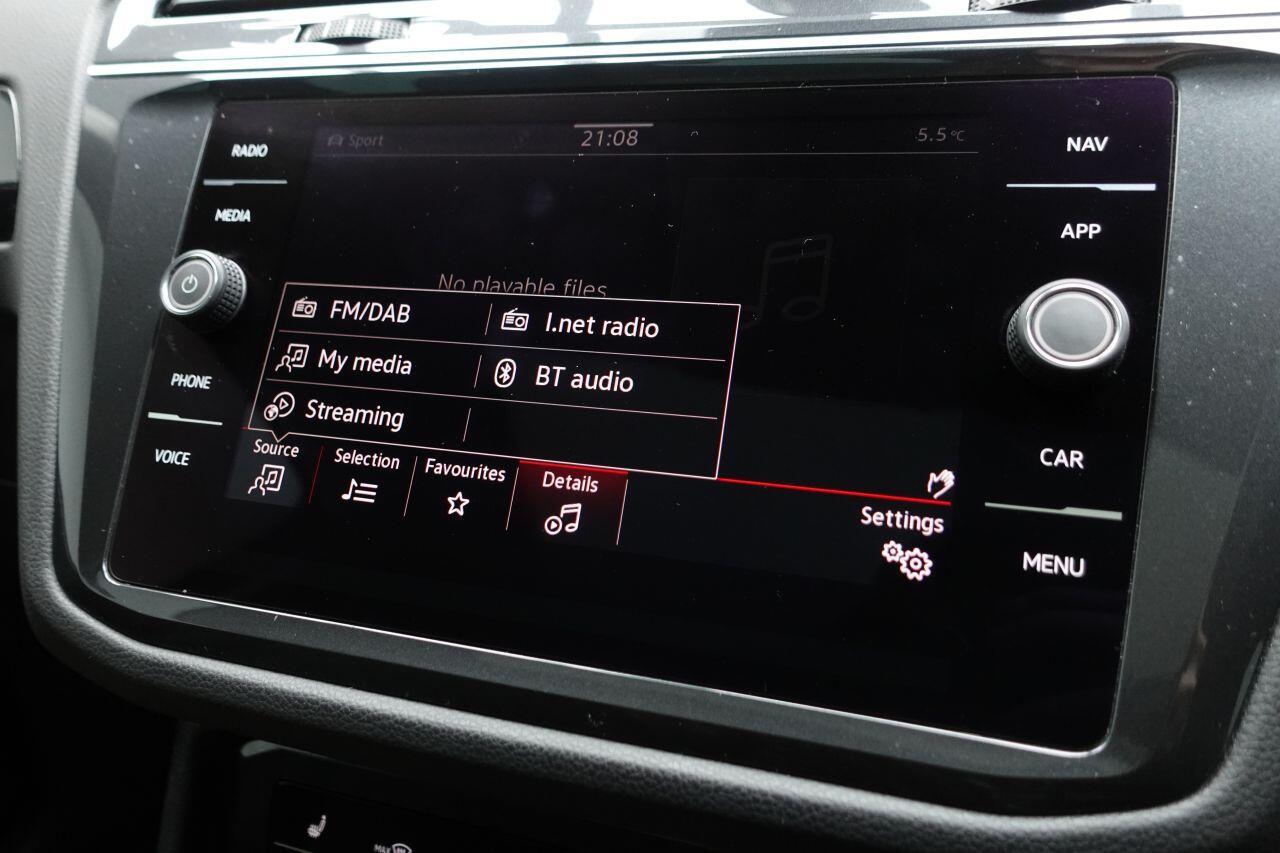 Volkswagen Tiguan - Image 35