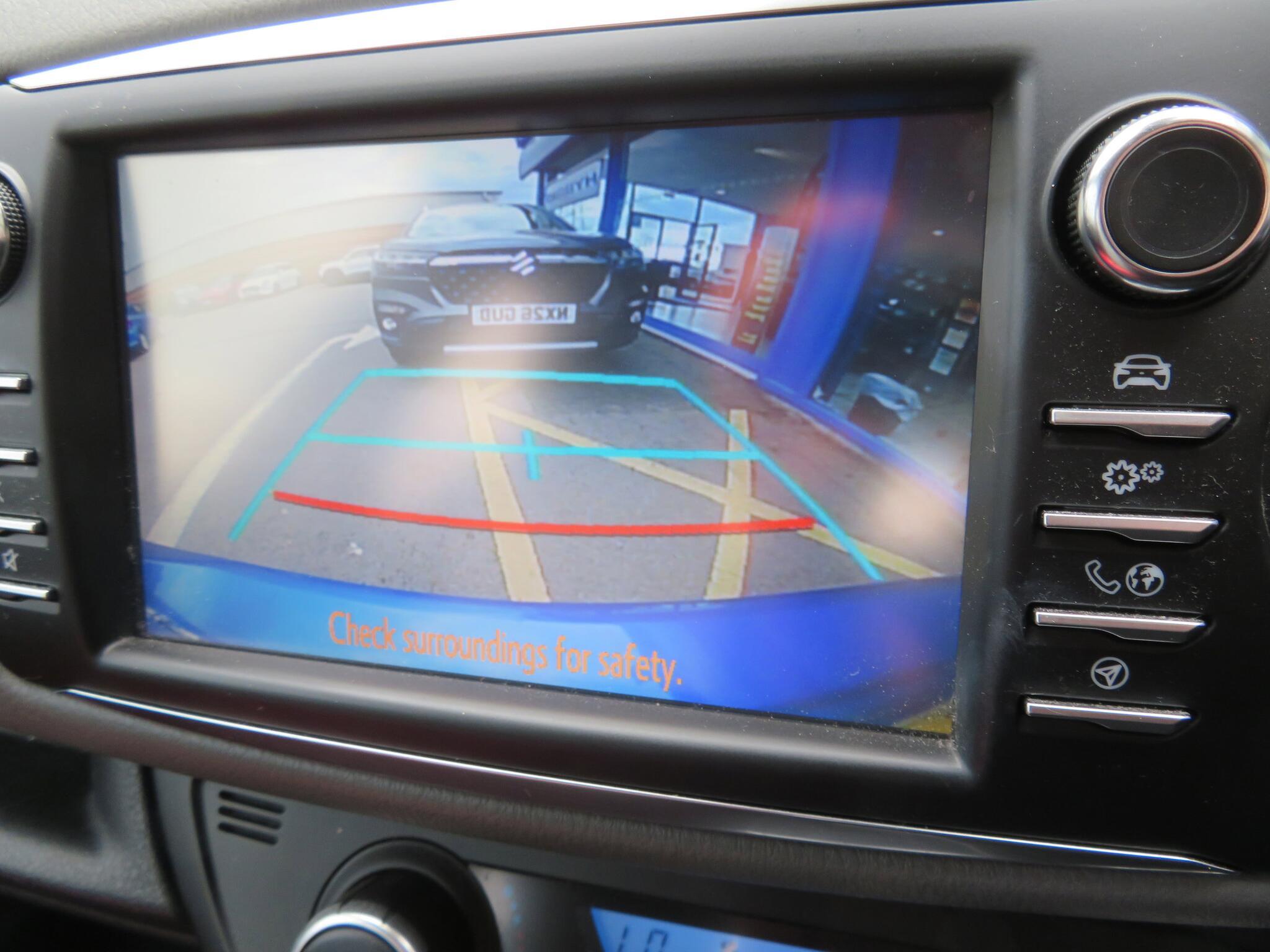 Toyota Yaris - Image 20