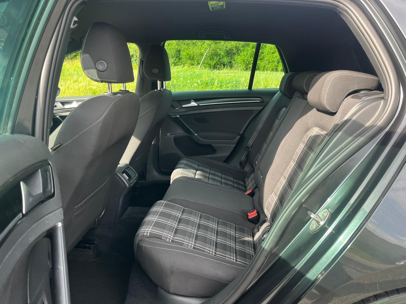 Volkswagen Golf - Image 9