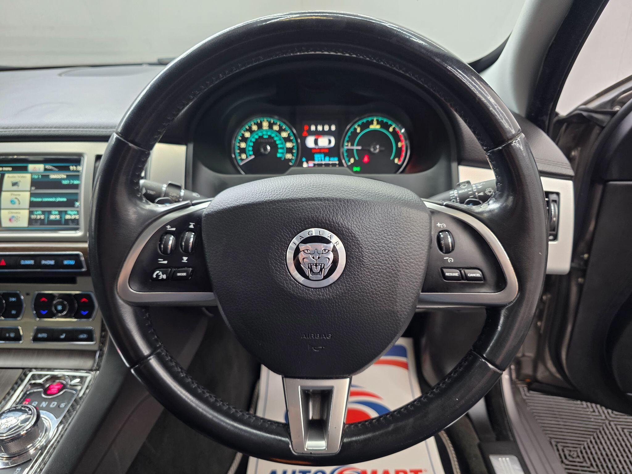Jaguar XF - Image 19