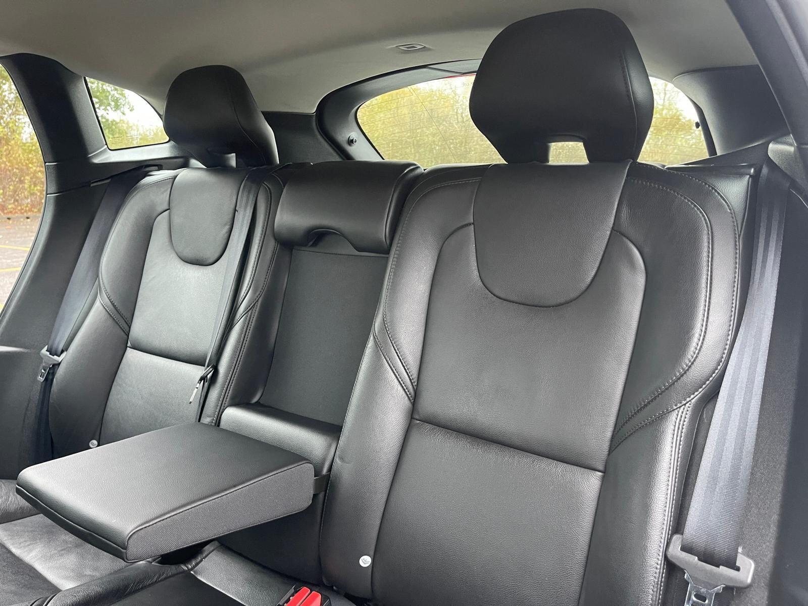 Volvo V40 - Image 26