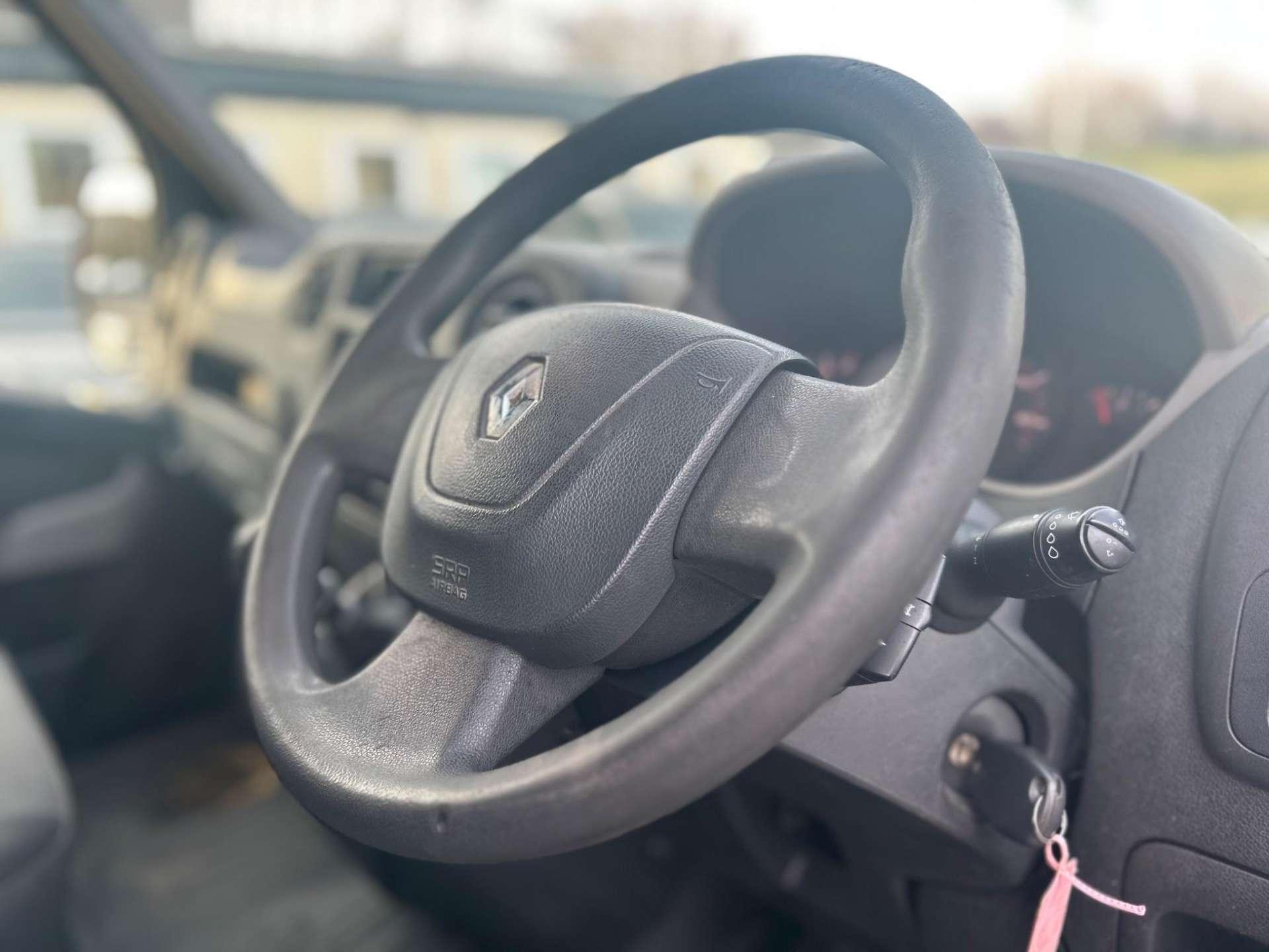 Renault Master - Image 21
