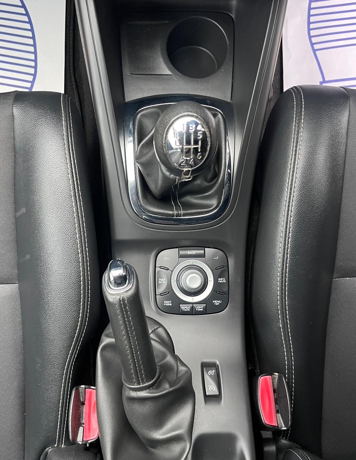 Renault Megane - Image 18