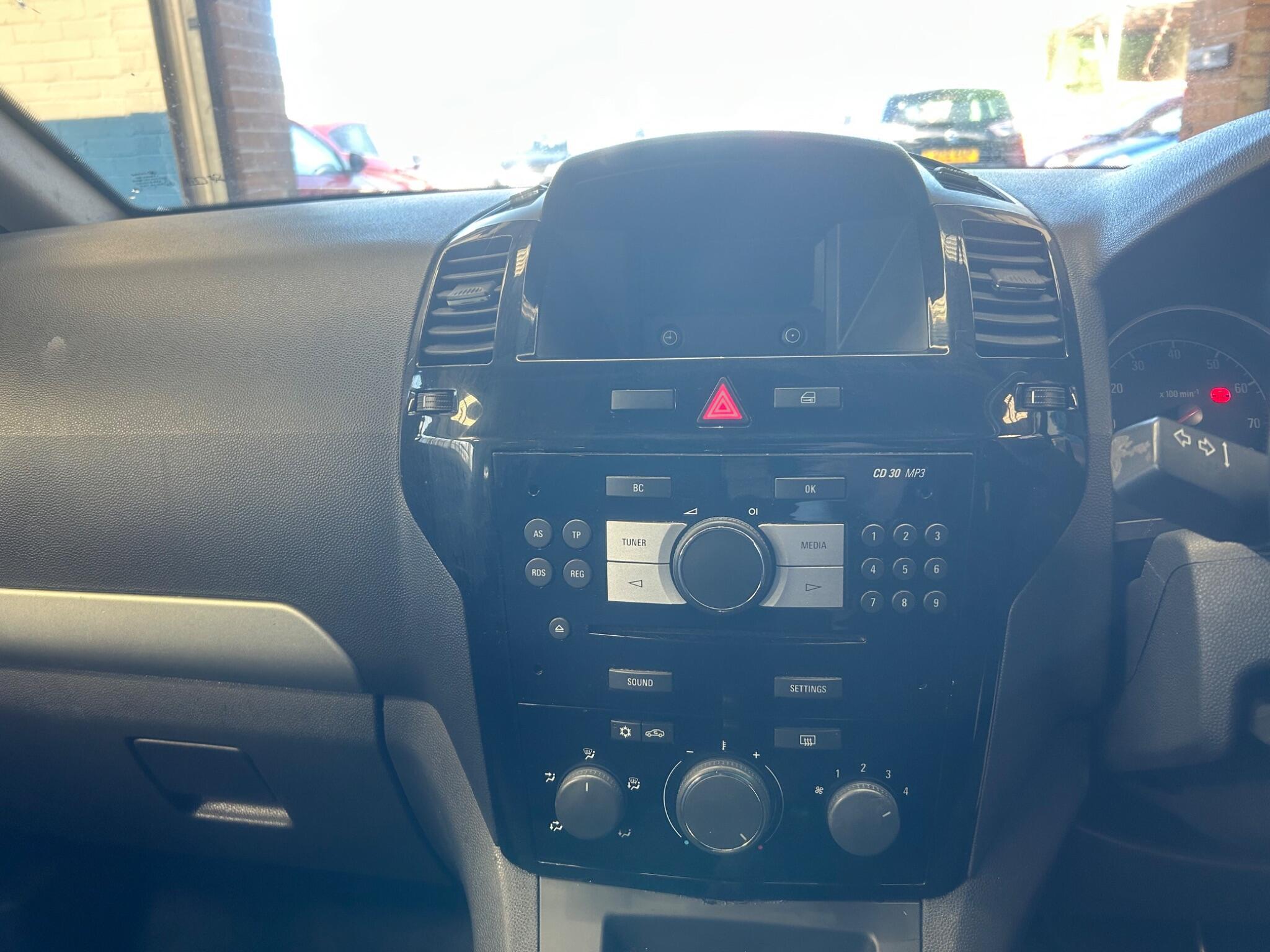 Vauxhall Zafira - Image 15