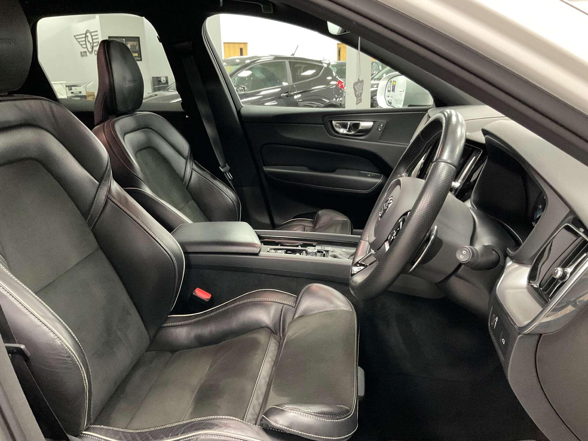 Volvo XC60 - Image 10
