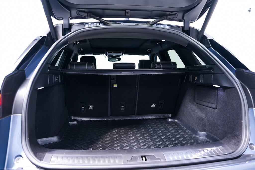 Land Rover Range Rover Velar - Image 42