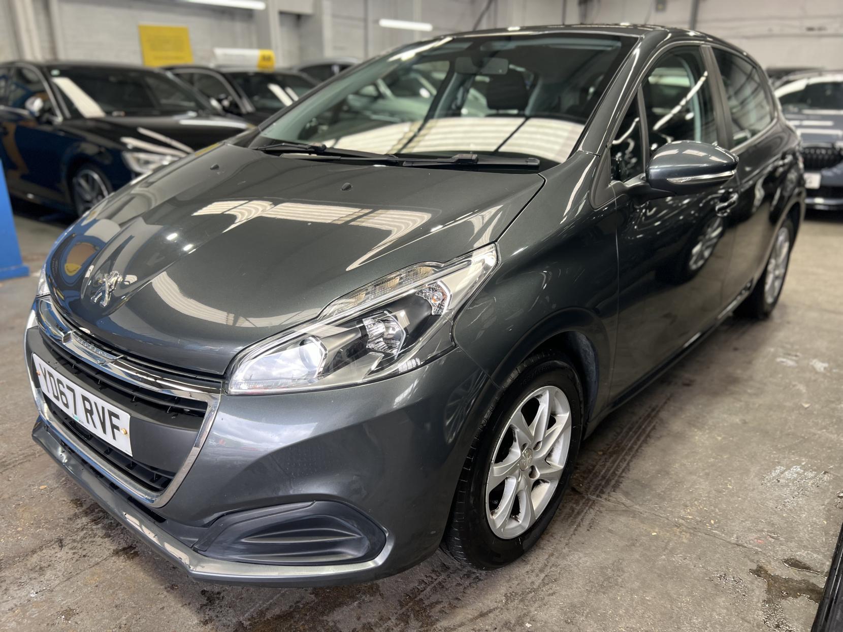 Peugeot 208 - Image 17
