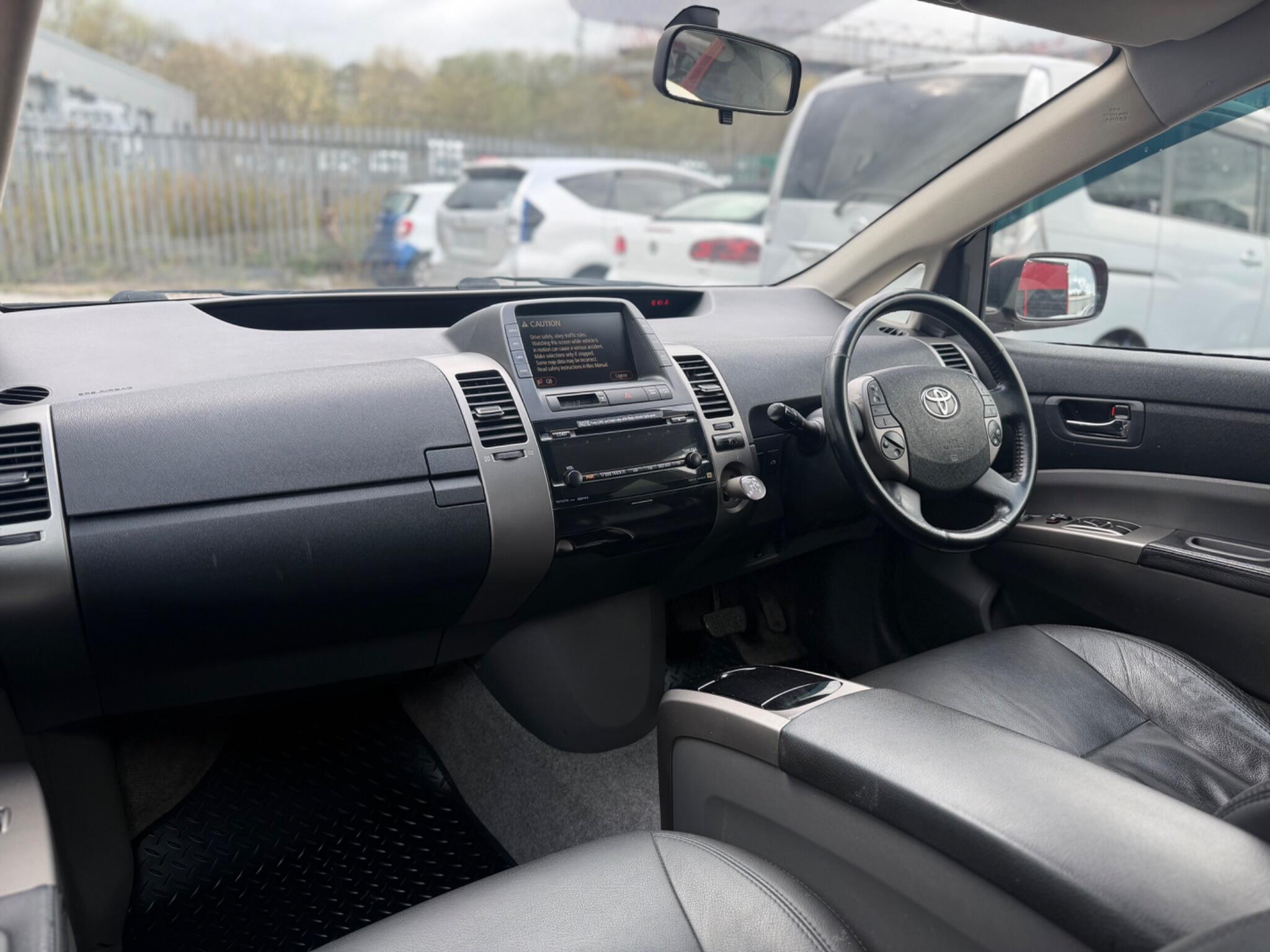 Toyota Prius - Image 16