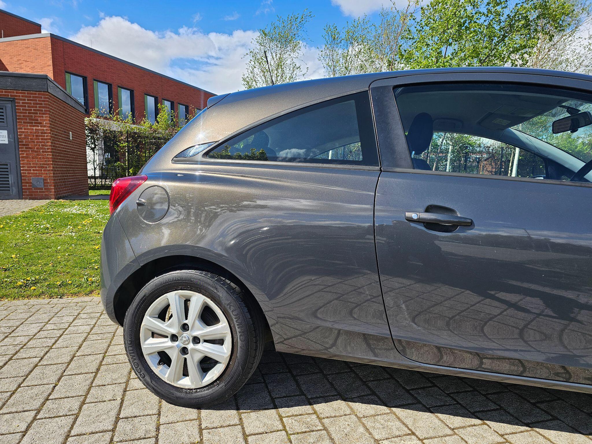 Vauxhall Corsa - Image 9