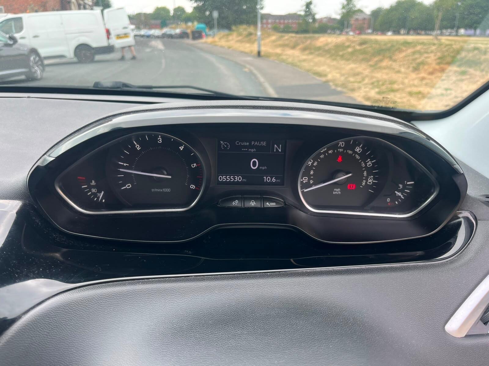 Peugeot 208 - Image 12
