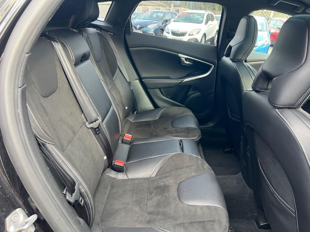 Volvo V40 - Image 28