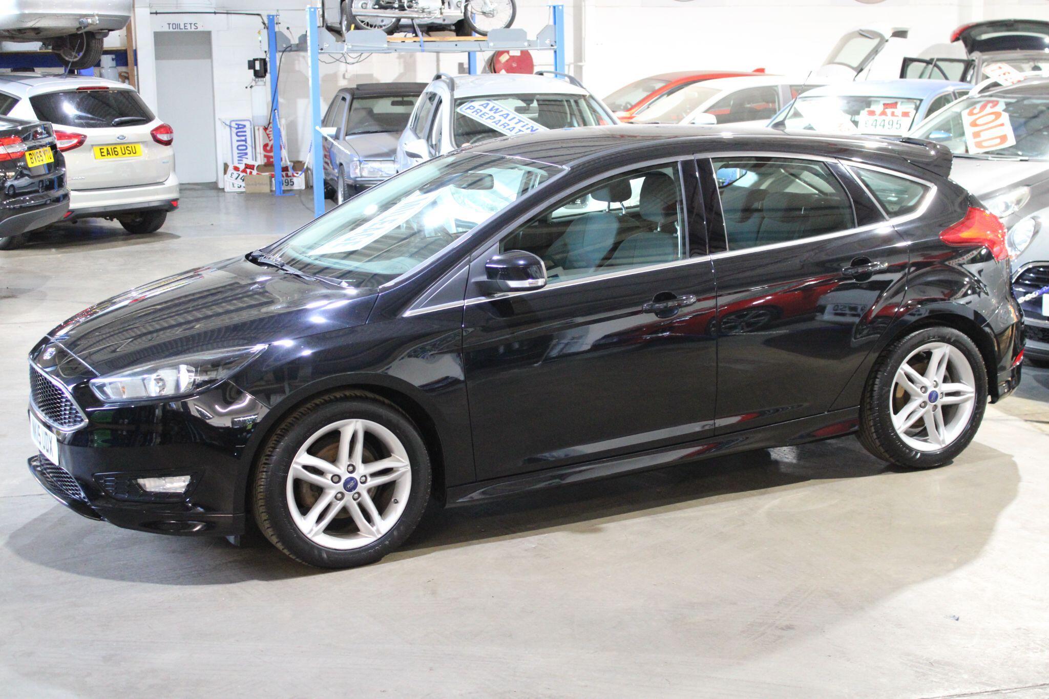 Ford Focus - Image 10