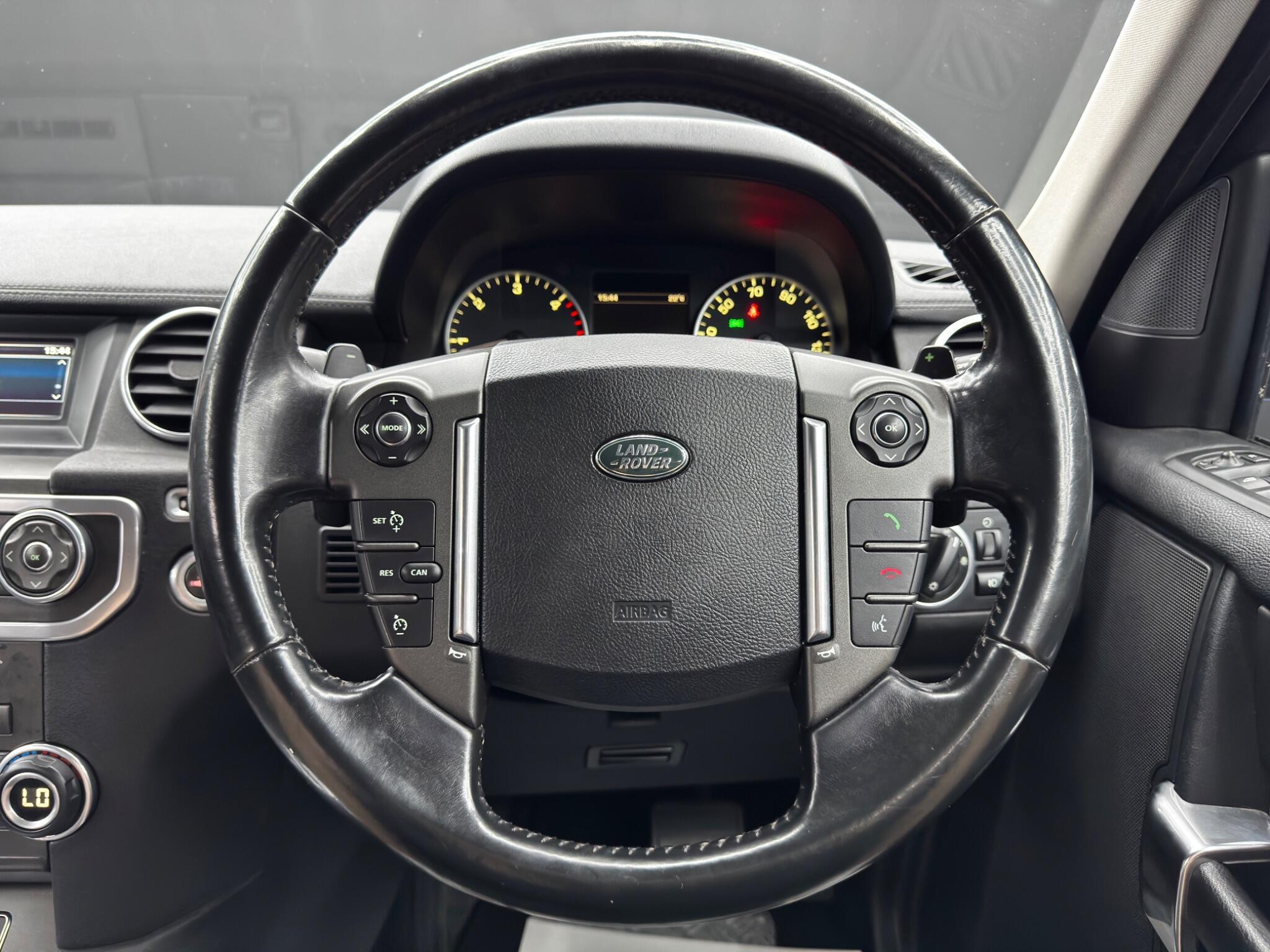 Land Rover DISCOVERY 4 - Image 19