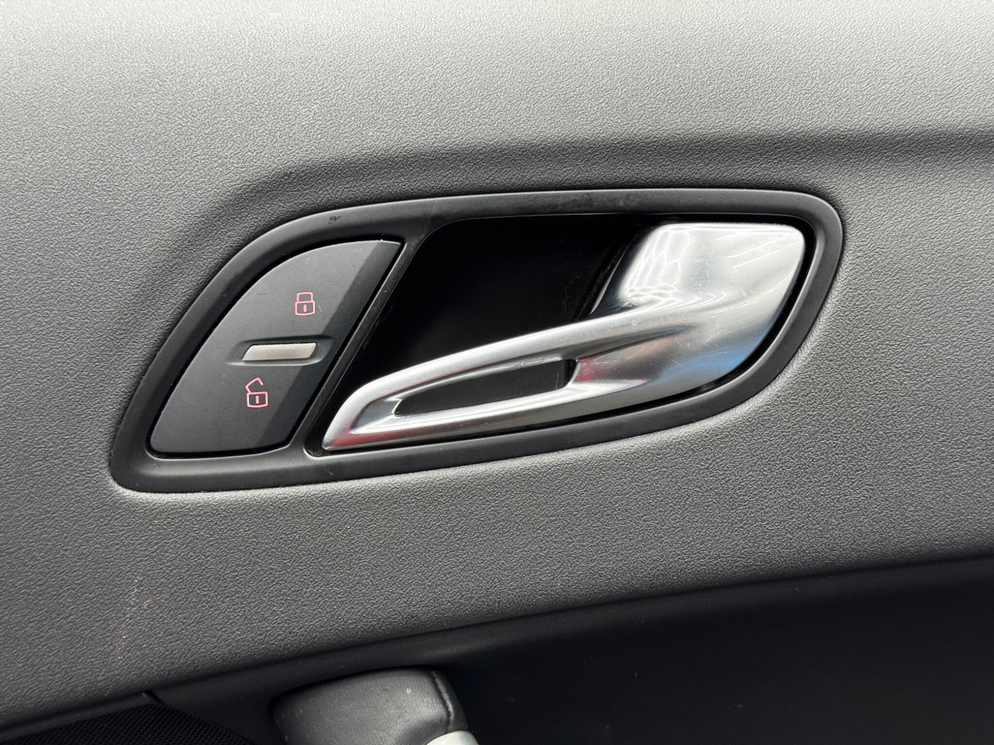 Audi TT RS - Image 36