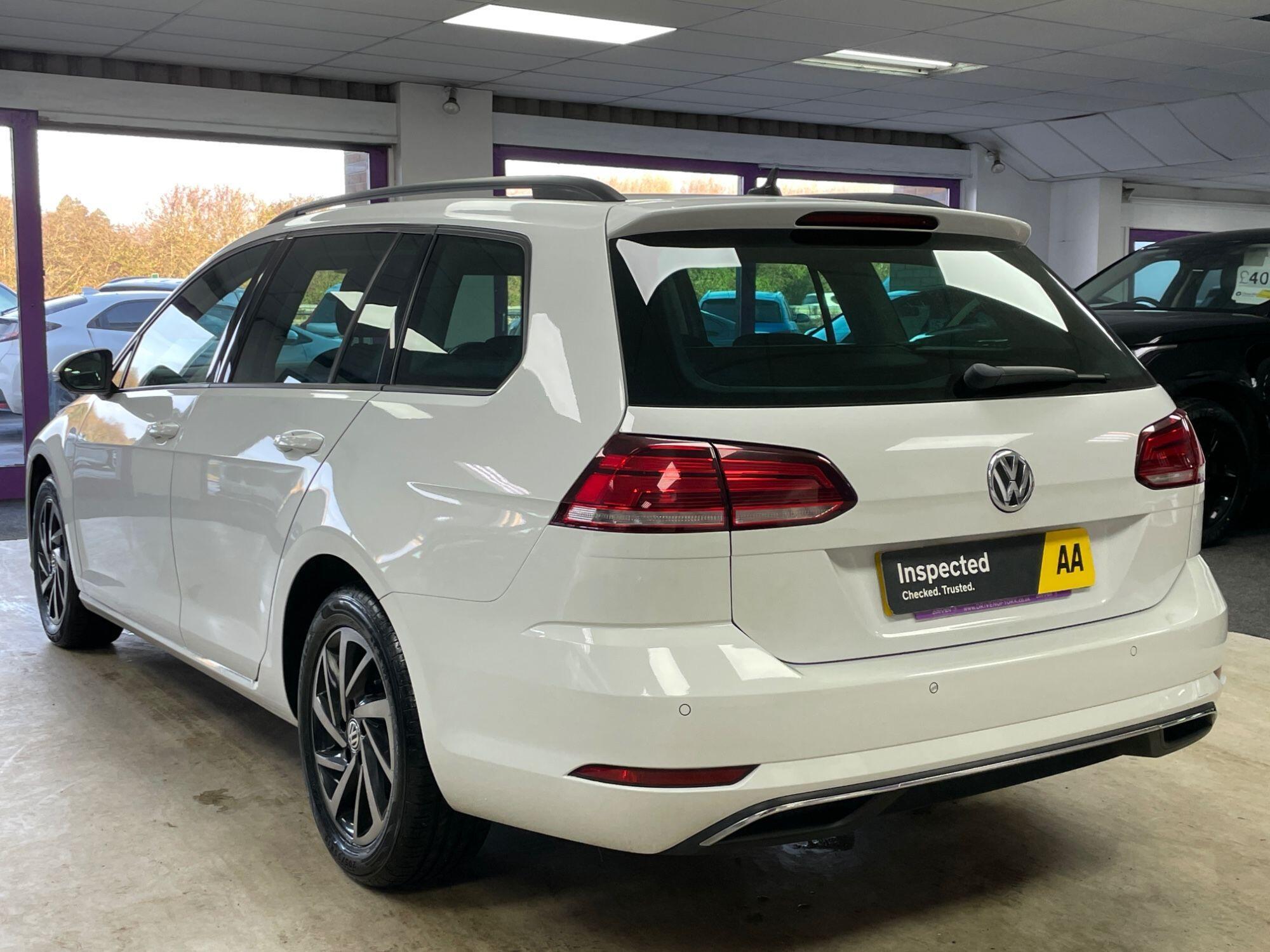 Volkswagen Golf - Image 9
