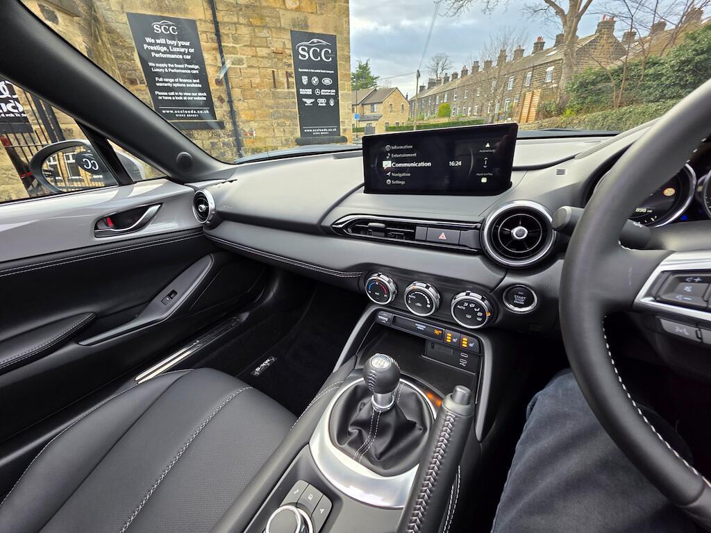 Mazda MX-5 RF - Image 29