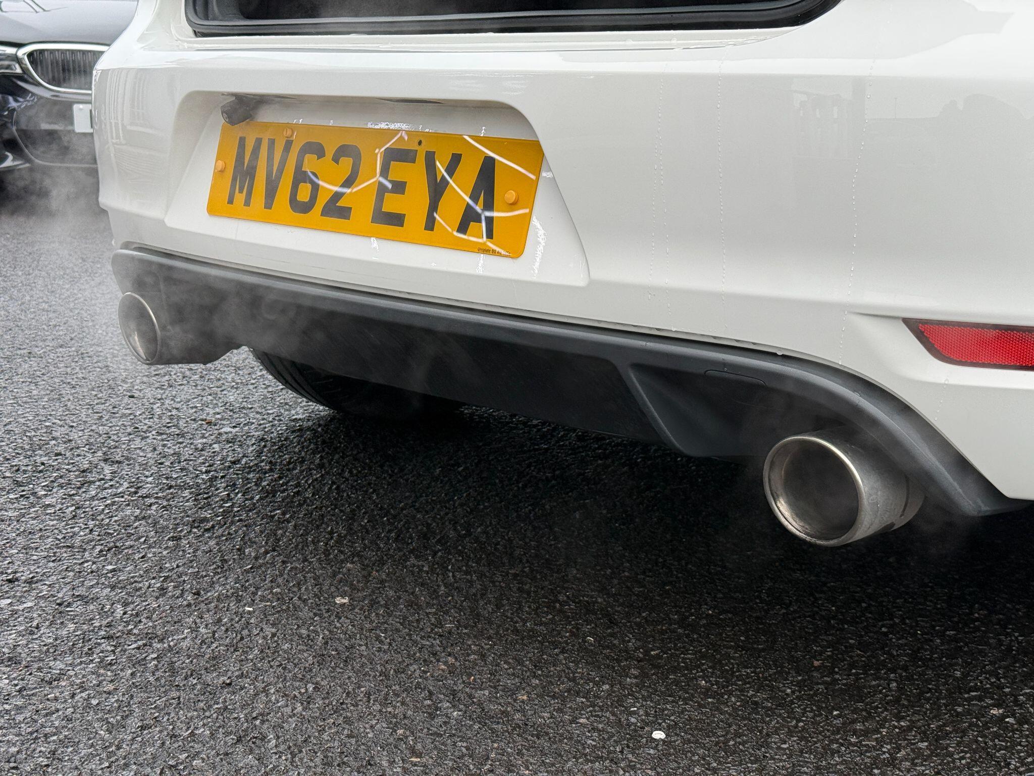 Volkswagen Golf - Image 24