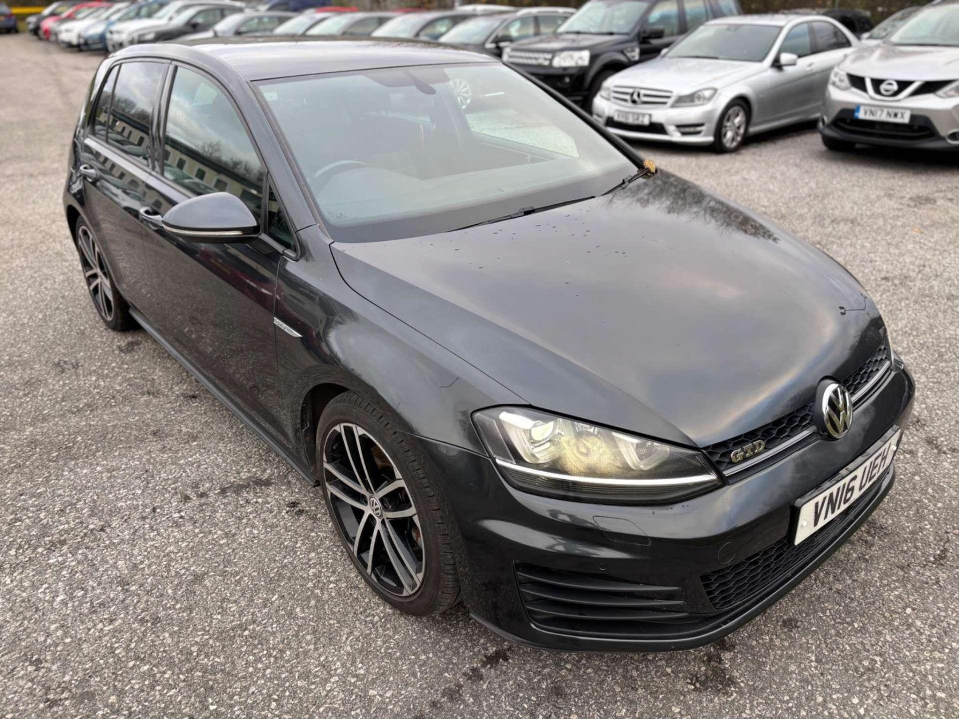 Volkswagen Golf - Image 4