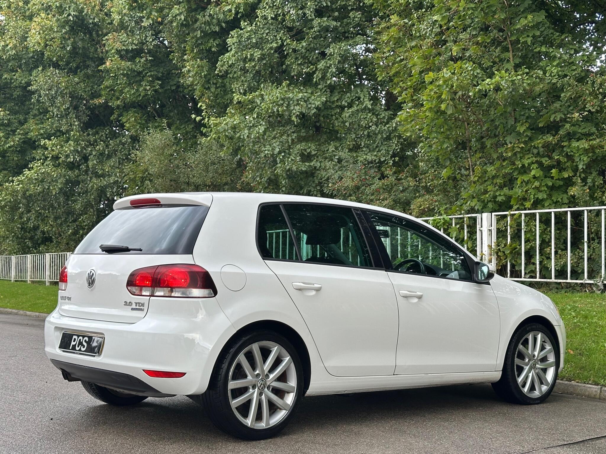 Volkswagen Golf - Image 13