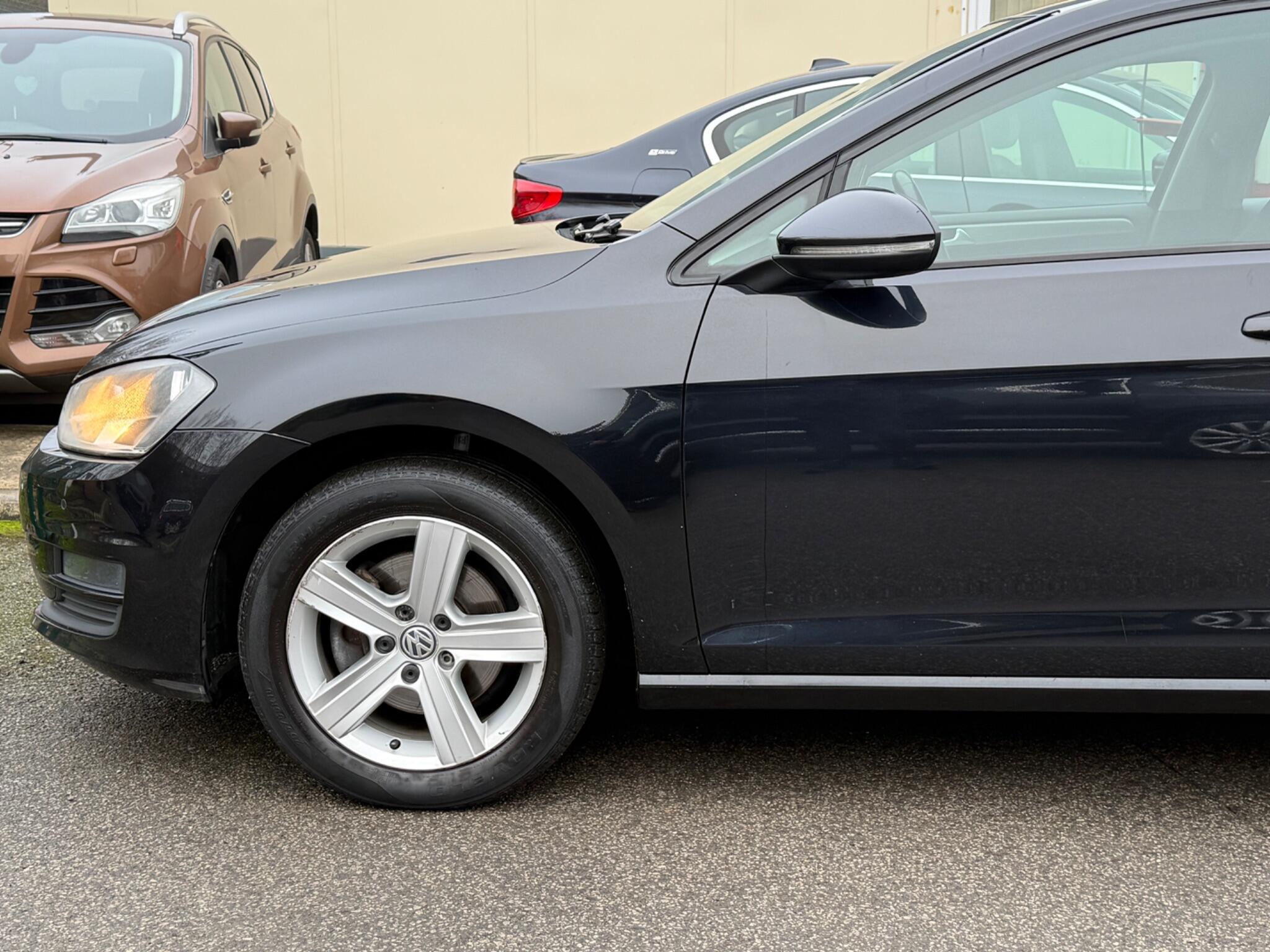 Volkswagen Golf - Image 9