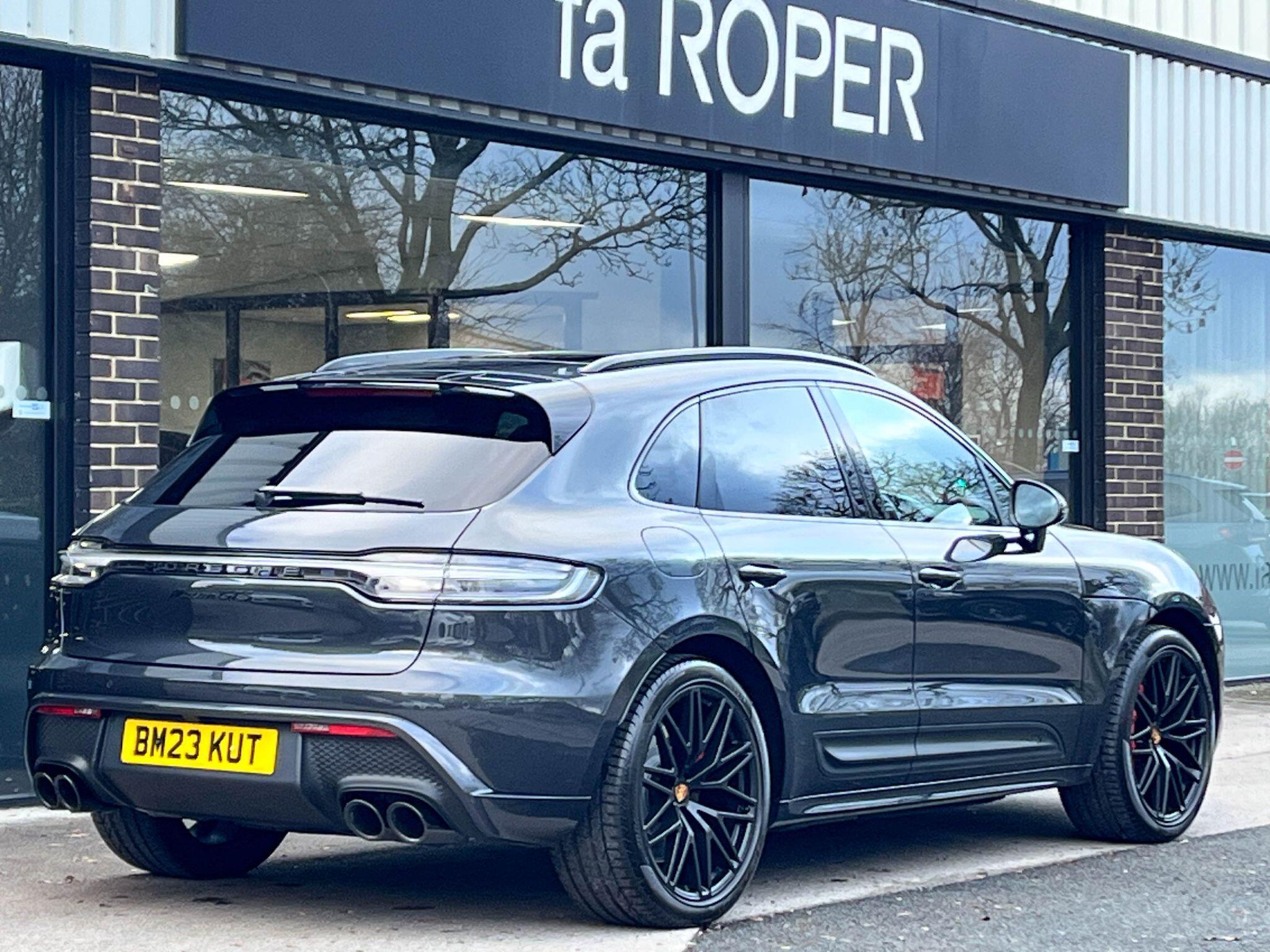 Porsche Macan - Image 19